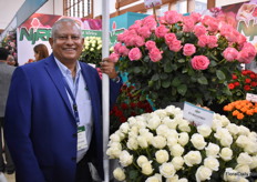 Siddhartha Biswas of NIRP standing next to their pink rose the Watergame, a brand new variety. It’s a rose with a bright pink color, opens really well and has got a 15-day vase life at least. Together with its 5.5cm bud and high resistance against botrytis and mildew it’s a very promising new variety.
